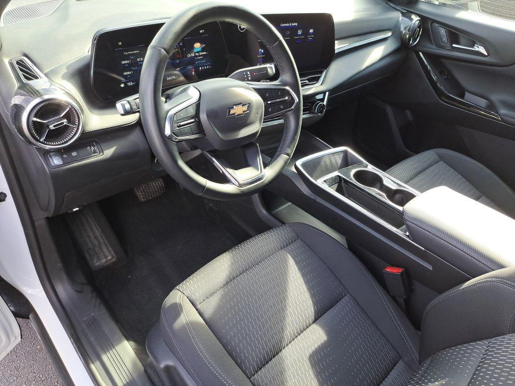 used 2025 Chevrolet Equinox car, priced at $25,000