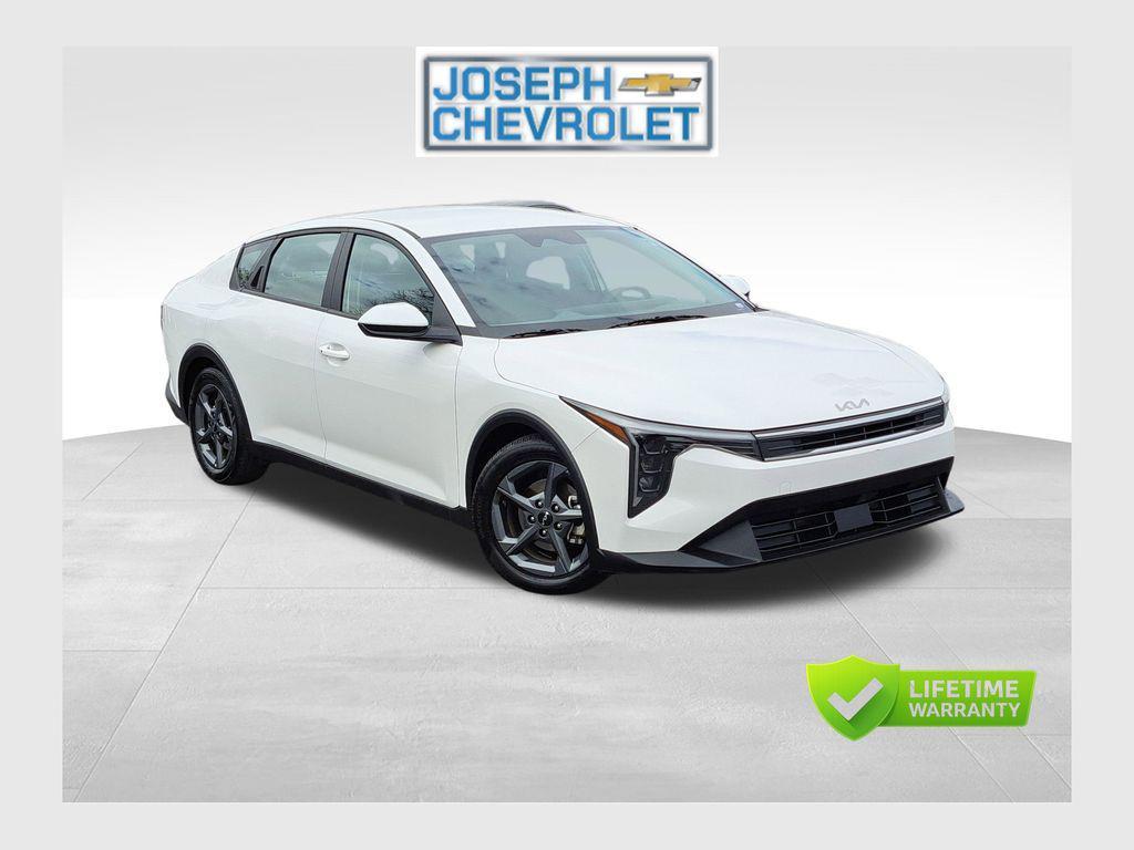 used 2025 Kia K4 car, priced at $20,000