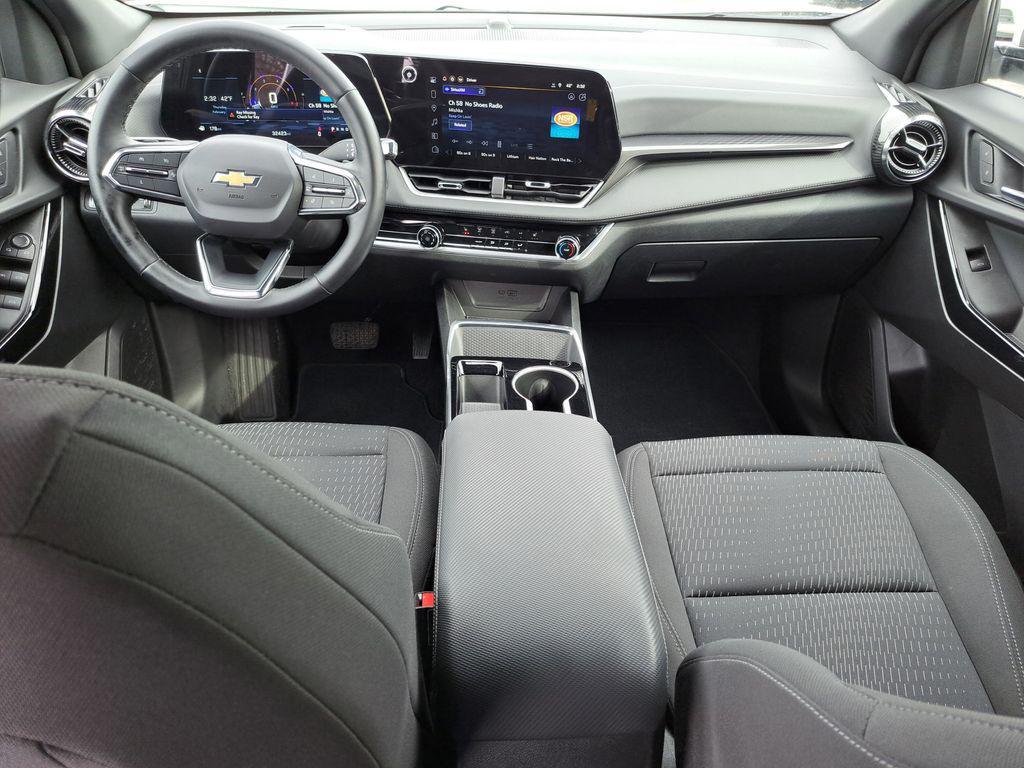 used 2025 Chevrolet Equinox car, priced at $25,000