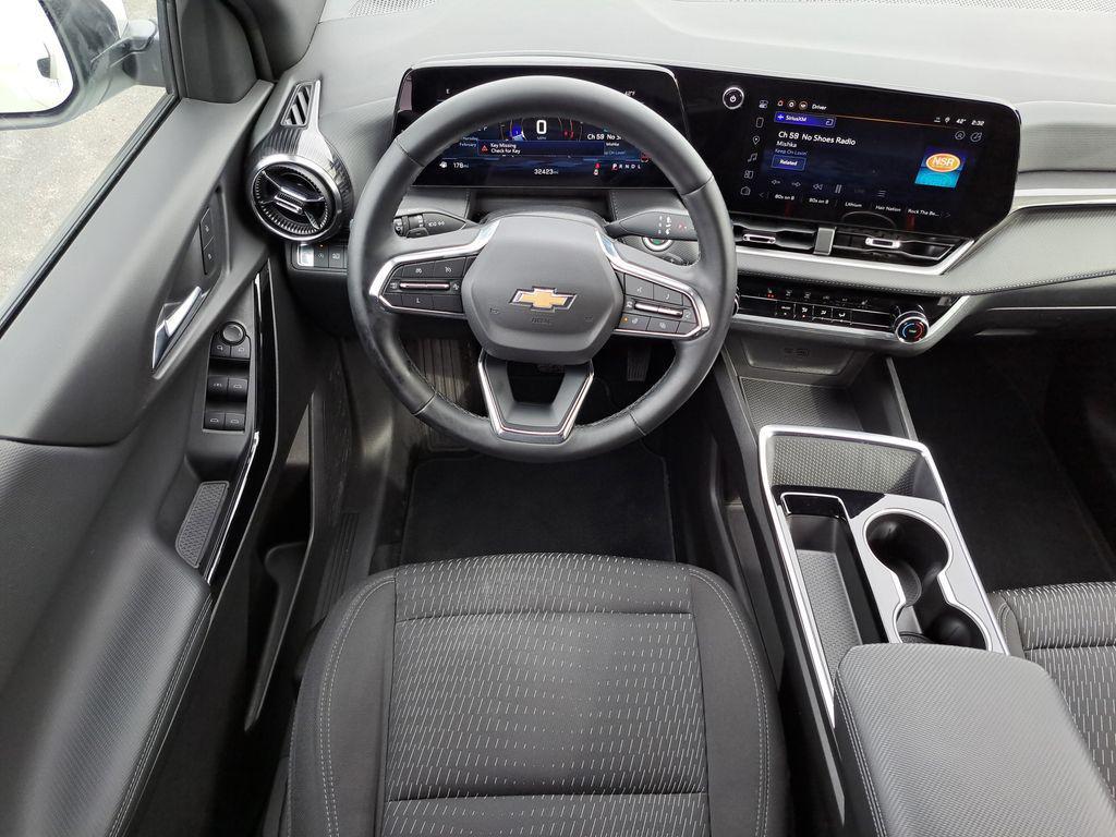 used 2025 Chevrolet Equinox car, priced at $25,000