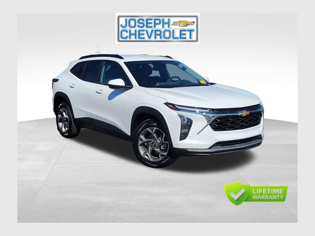 used 2025 Chevrolet Trax car, priced at $21,000