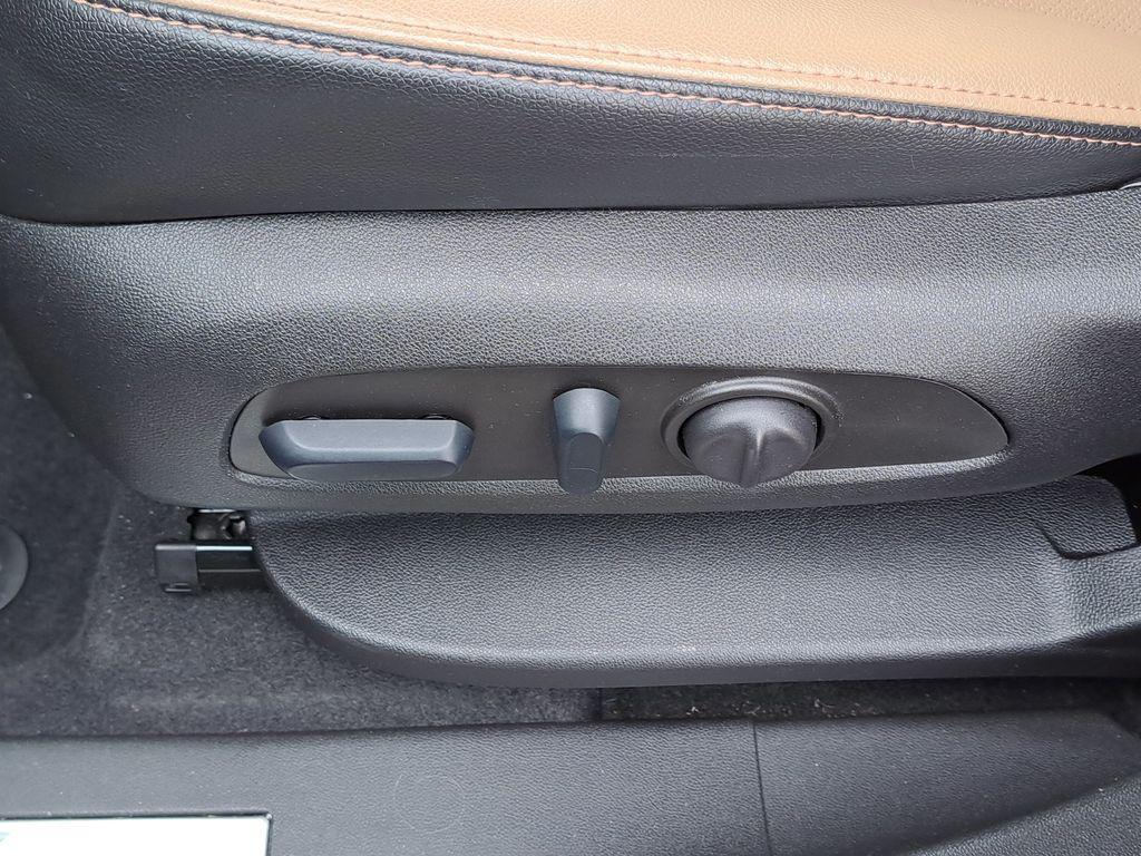 used 2023 Chevrolet Equinox car, priced at $24,000