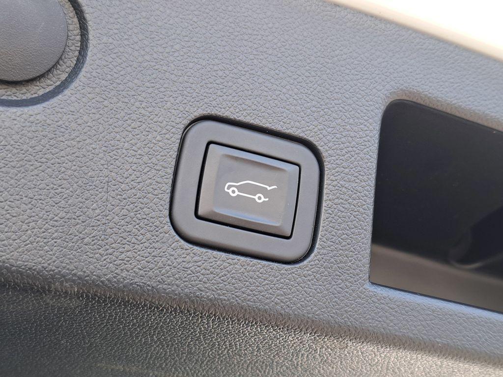 used 2025 Chevrolet Equinox car, priced at $25,000