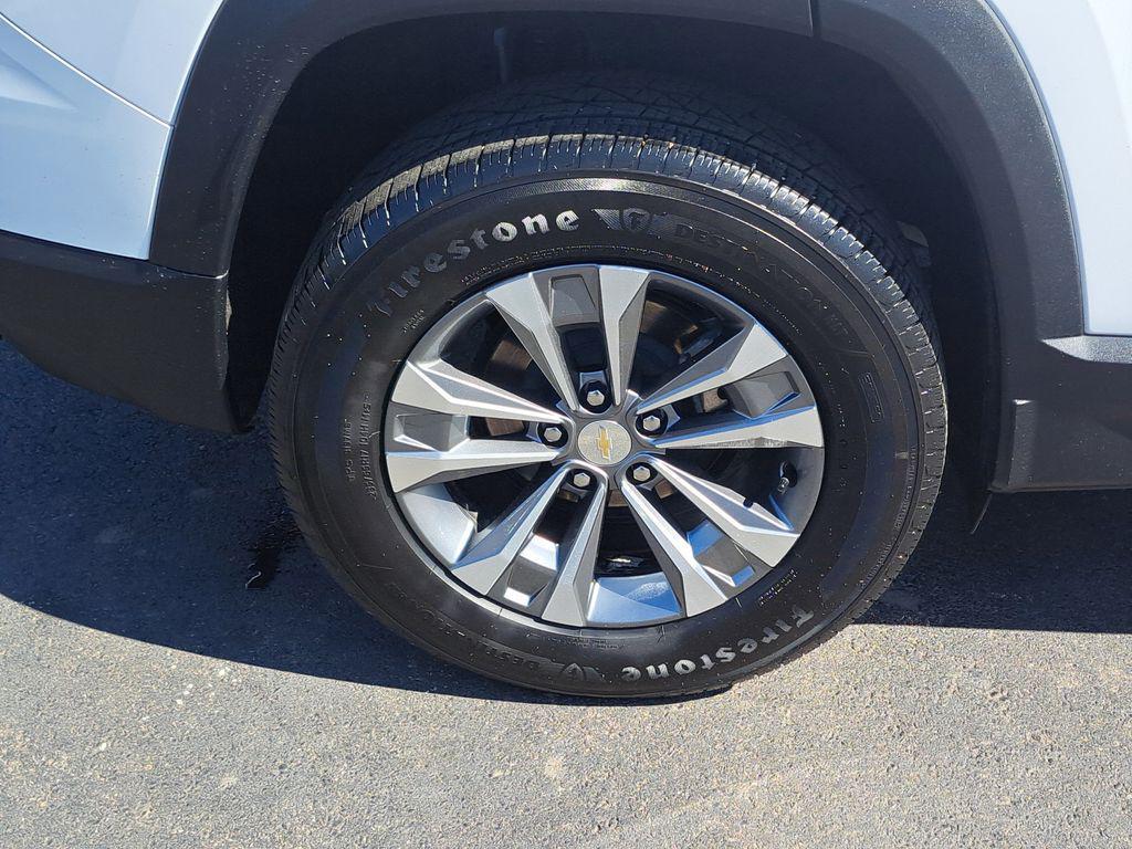 used 2025 Chevrolet Equinox car, priced at $25,000