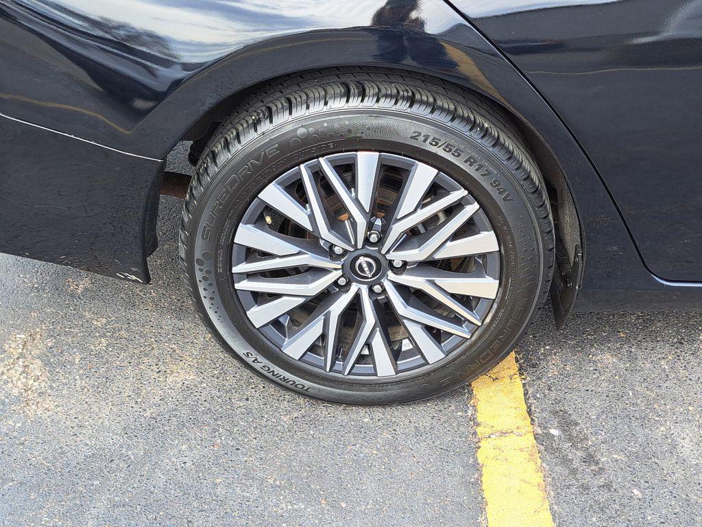 used 2023 Nissan Altima car, priced at $17,000