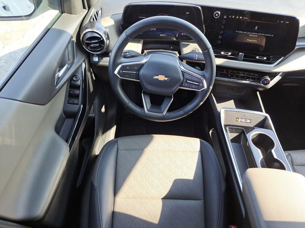 used 2025 Chevrolet Equinox car, priced at $25,000