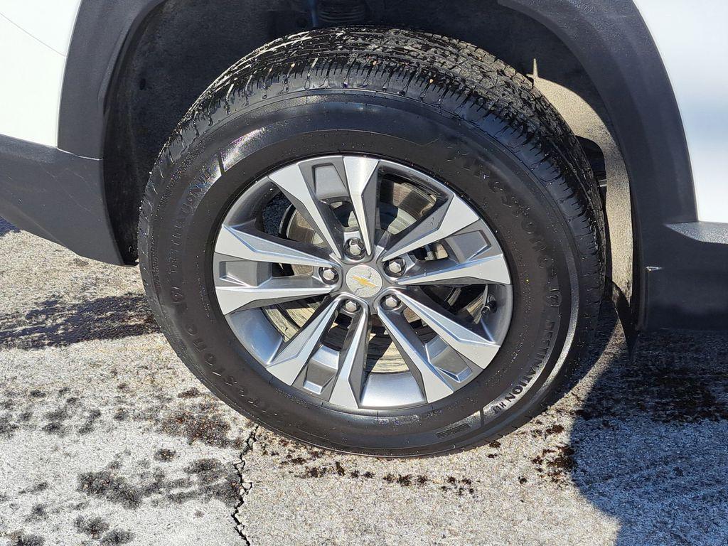 used 2025 Chevrolet Equinox car, priced at $25,000