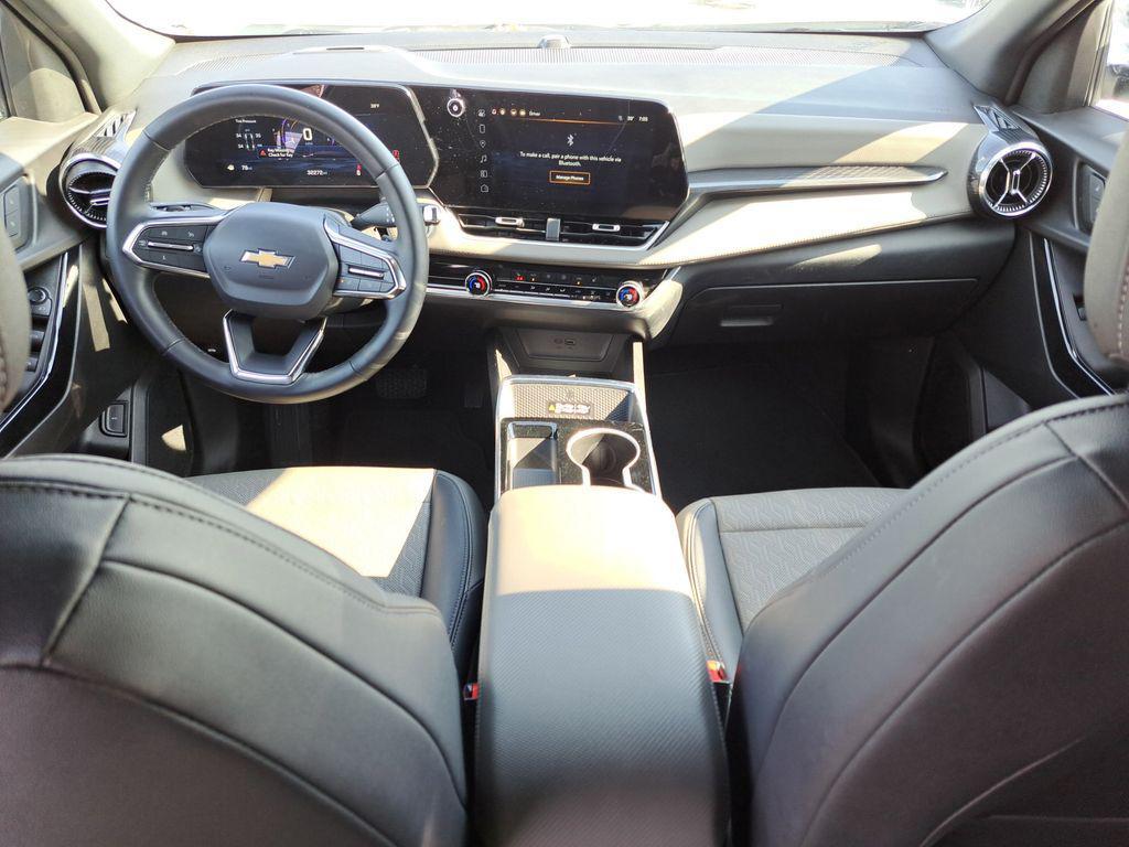 used 2025 Chevrolet Equinox car, priced at $25,000