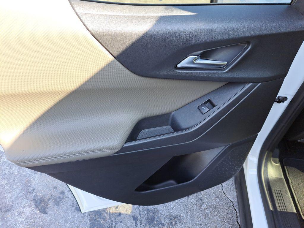 used 2025 Chevrolet Equinox car, priced at $25,000