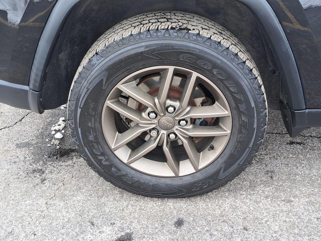 used 2016 Jeep Grand Cherokee car, priced at $13,500