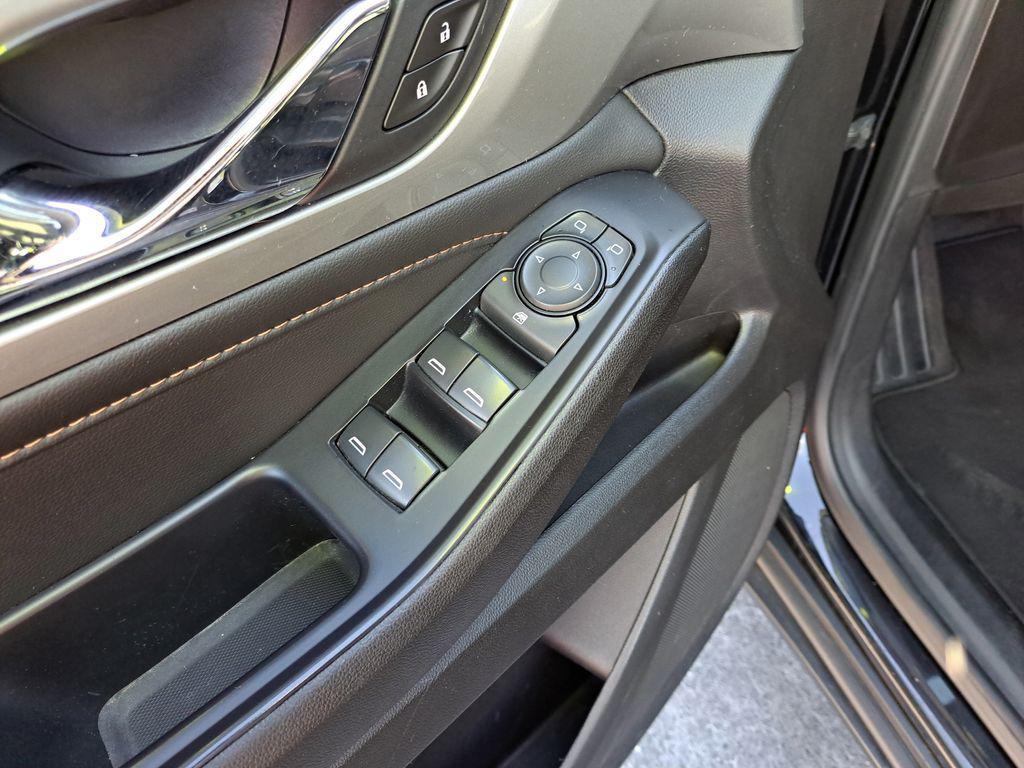 used 2021 Chevrolet Traverse car, priced at $17,500