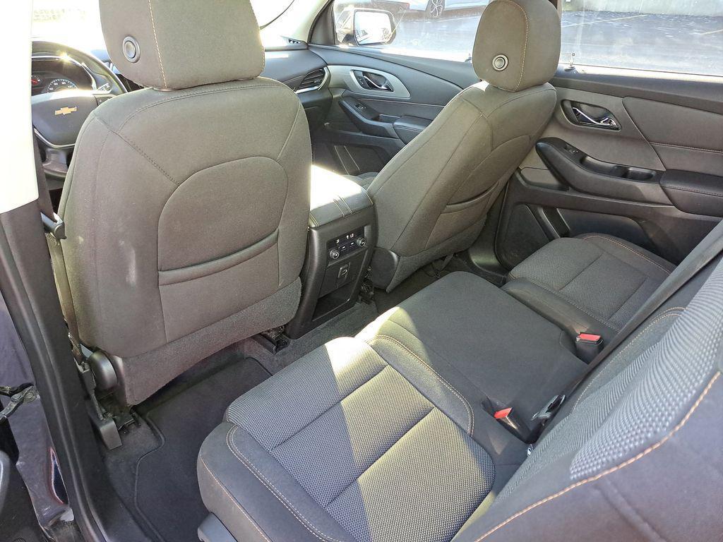 used 2021 Chevrolet Traverse car, priced at $17,500