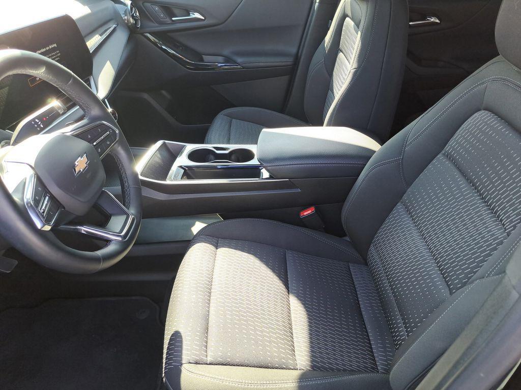 used 2025 Chevrolet Equinox car, priced at $25,000