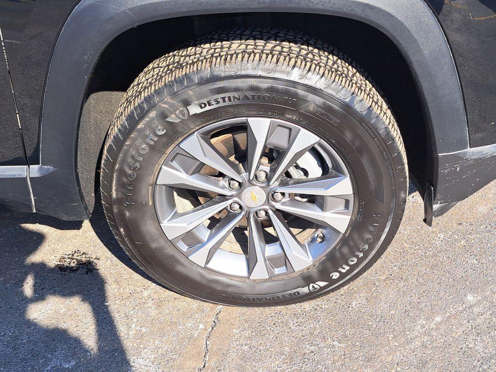 used 2025 Chevrolet Equinox car, priced at $25,000