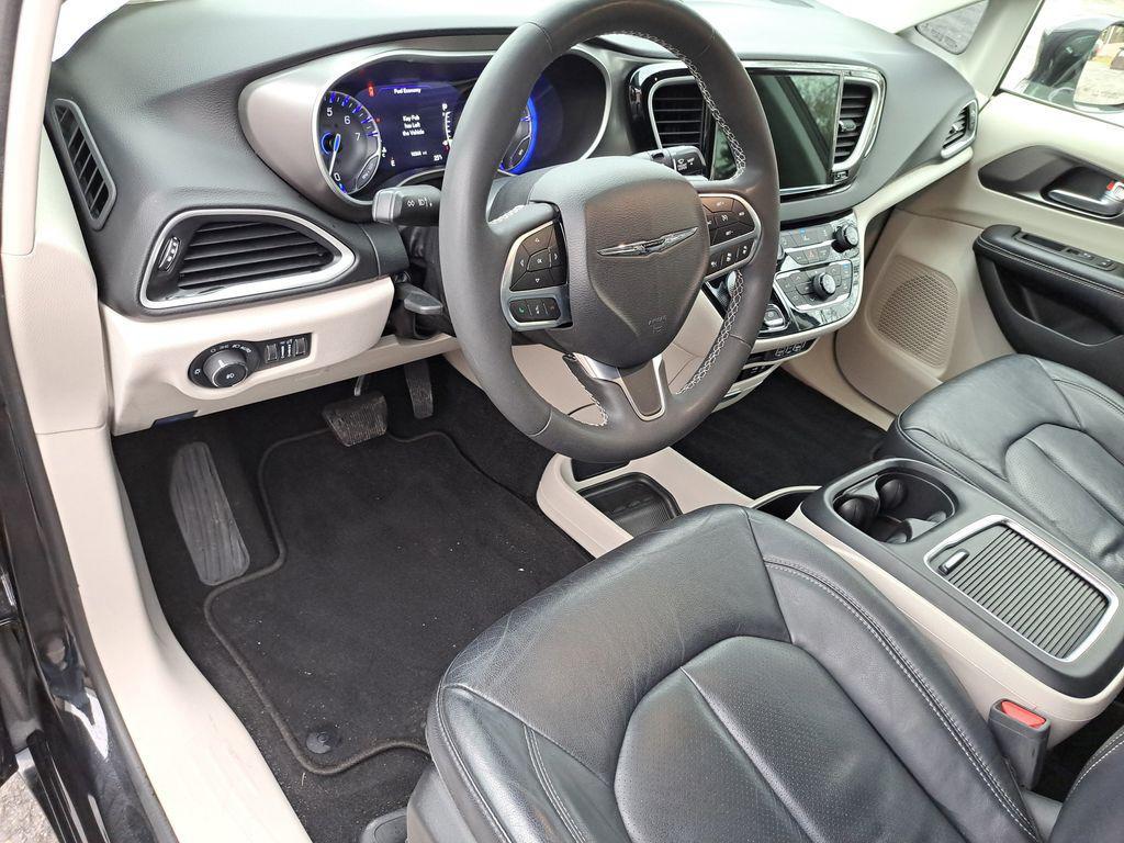 used 2022 Chrysler Pacifica car, priced at $18,500