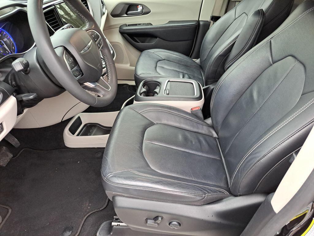 used 2022 Chrysler Pacifica car, priced at $18,500