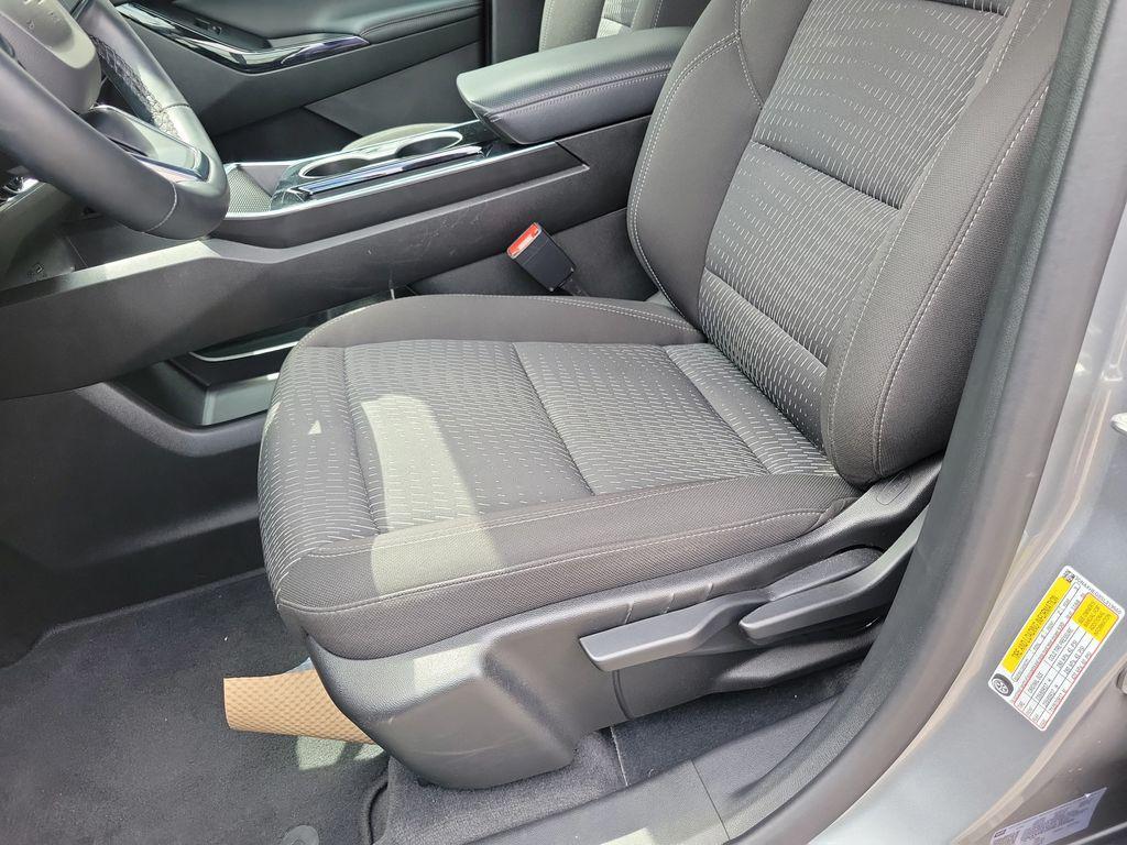 used 2025 Chevrolet Equinox car, priced at $24,000
