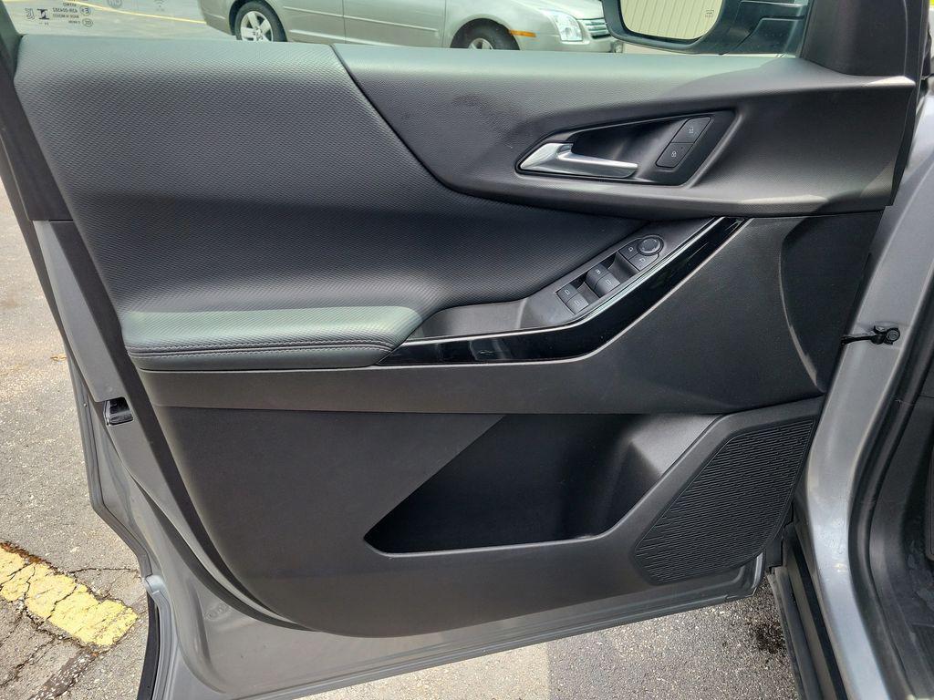 used 2025 Chevrolet Equinox car, priced at $24,000