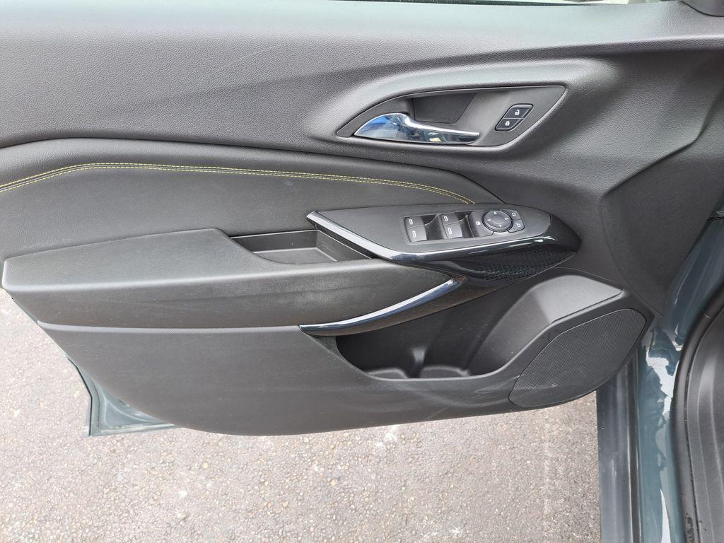 used 2025 Chevrolet Trax car, priced at $19,000