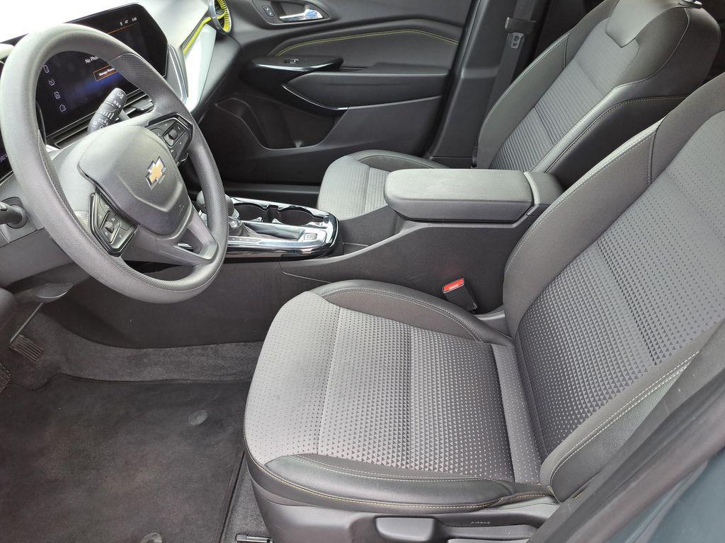 used 2025 Chevrolet Trax car, priced at $19,000