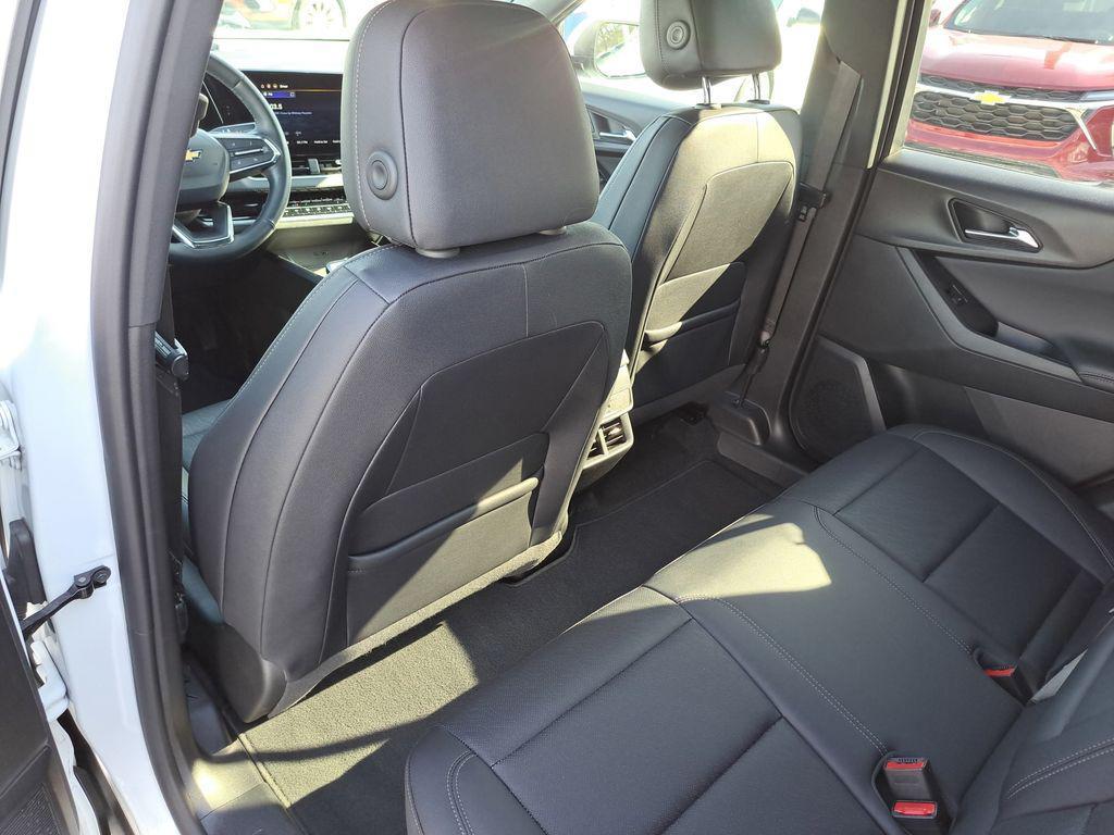 used 2025 Chevrolet Equinox car, priced at $25,000