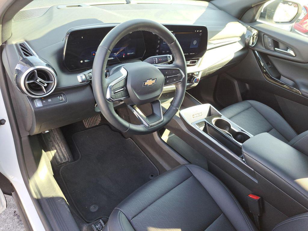 used 2025 Chevrolet Equinox car, priced at $25,000