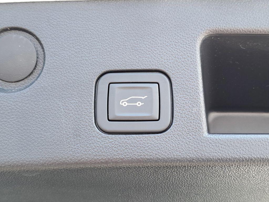 used 2025 Chevrolet Equinox car, priced at $25,000