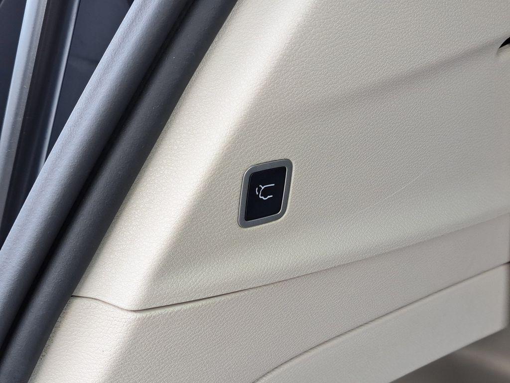 used 2023 Chrysler Pacifica car, priced at $22,500