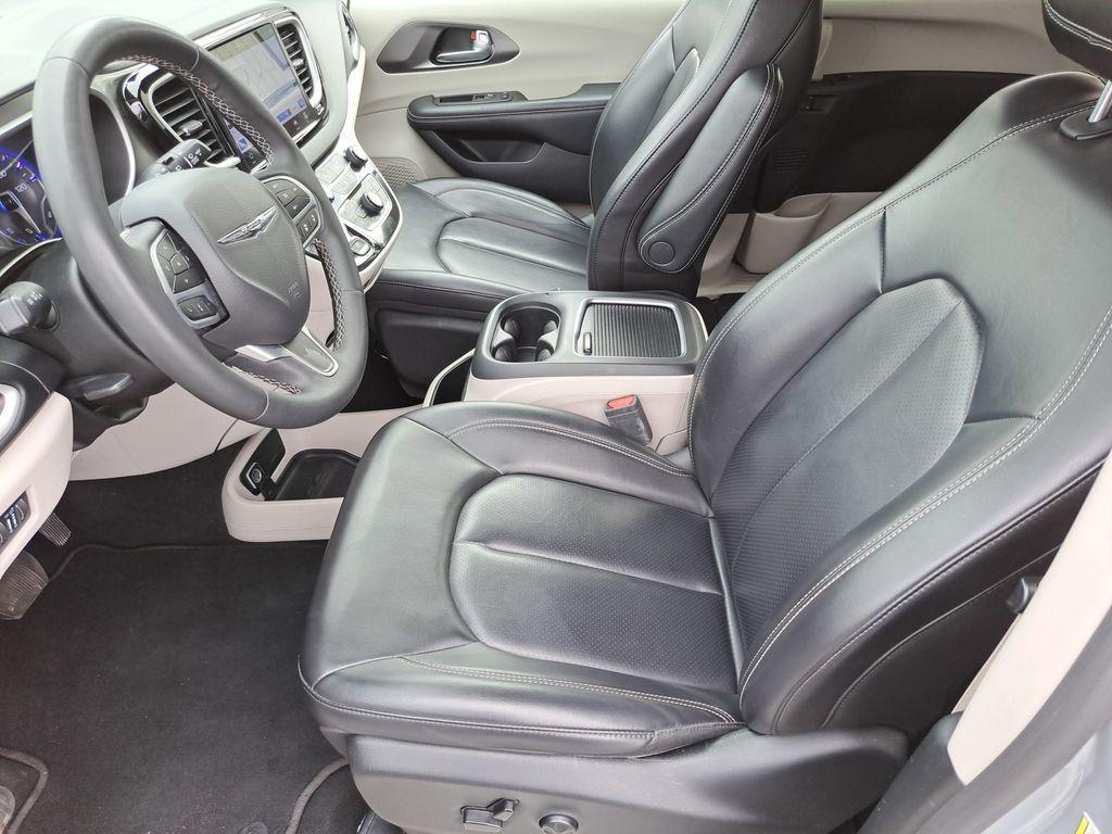 used 2023 Chrysler Pacifica car, priced at $22,500