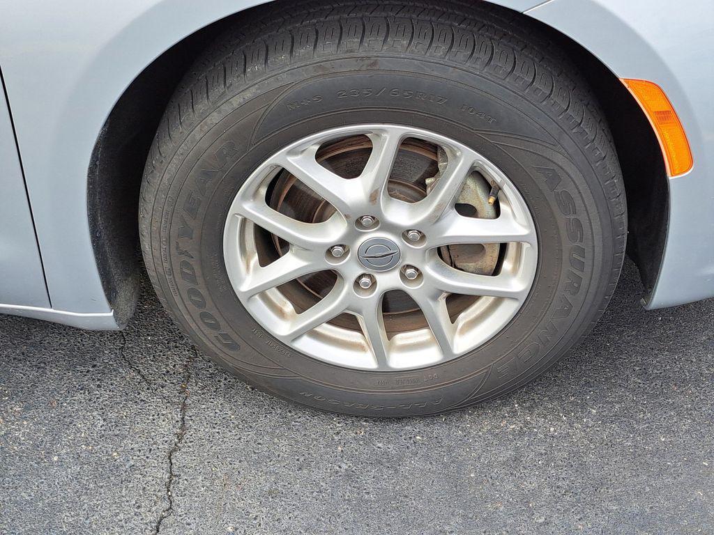 used 2023 Chrysler Pacifica car, priced at $22,500