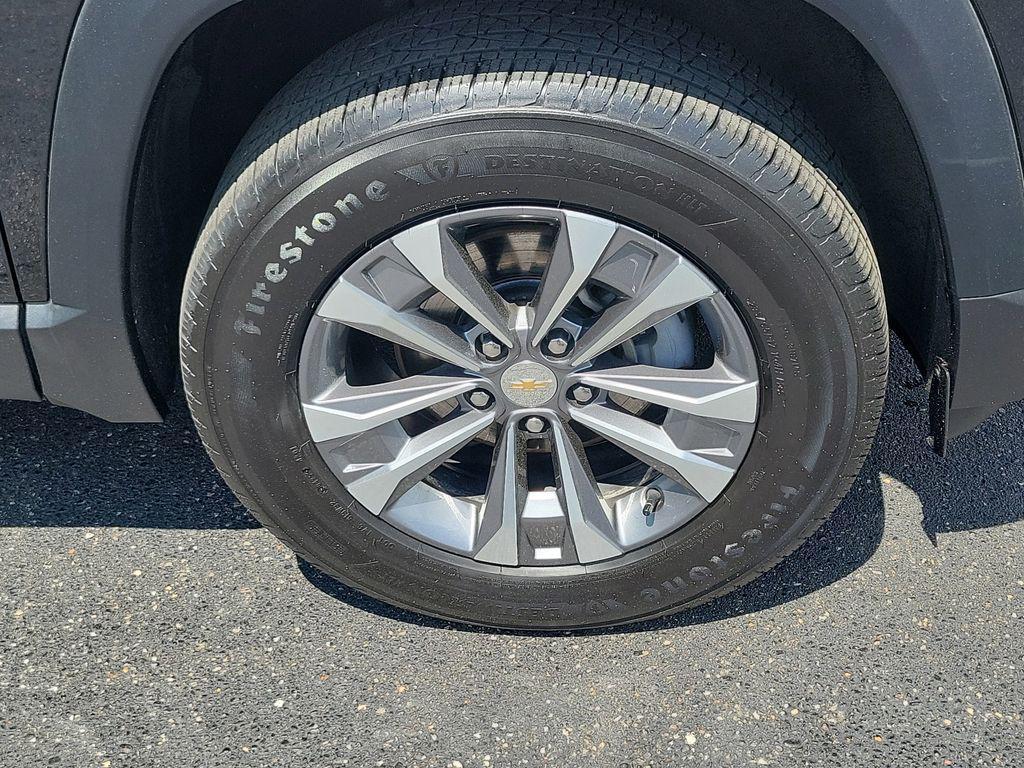 used 2025 Chevrolet Equinox car, priced at $23,500