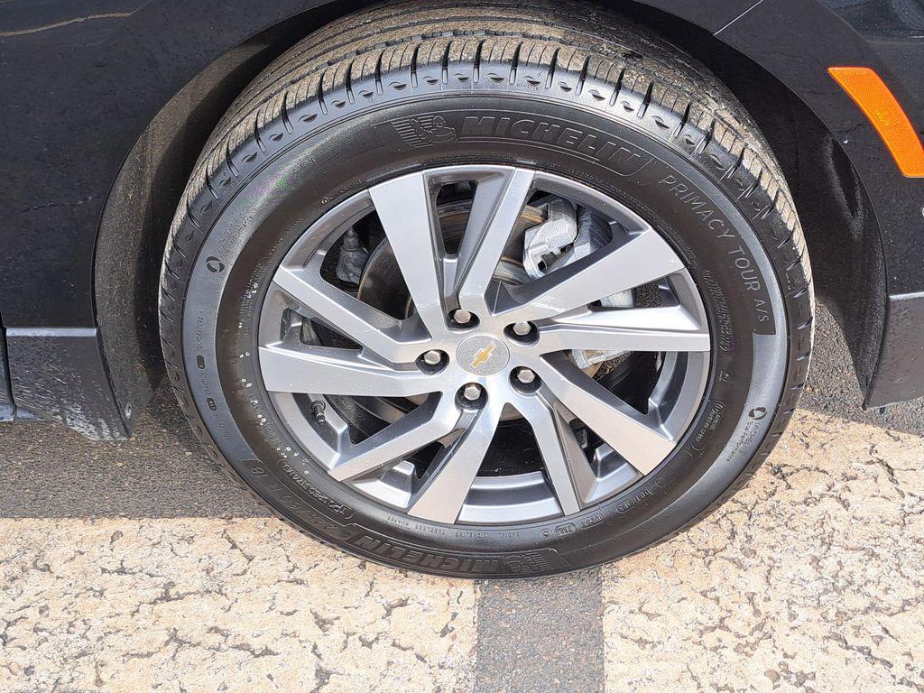 used 2023 Chevrolet Equinox car, priced at $23,000