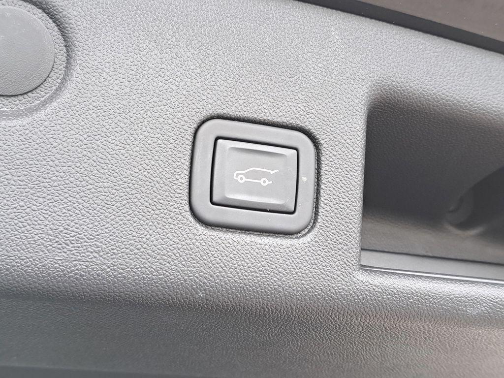 used 2023 Chevrolet Equinox car, priced at $23,000