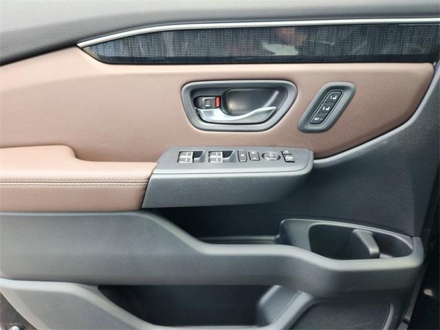 new 2025 Honda Pilot car, priced at $52,831