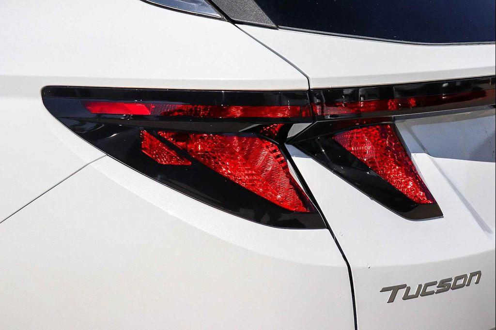 new 2026 Hyundai TUCSON Hybrid car, priced at $33,415