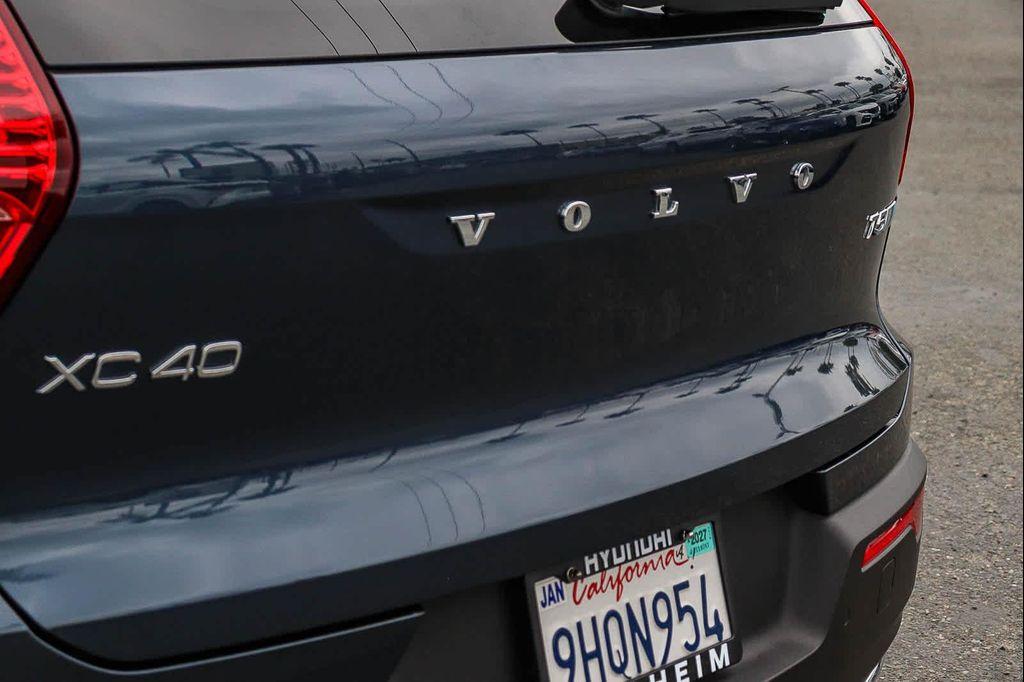 used 2019 Volvo XC40 car, priced at $19,677