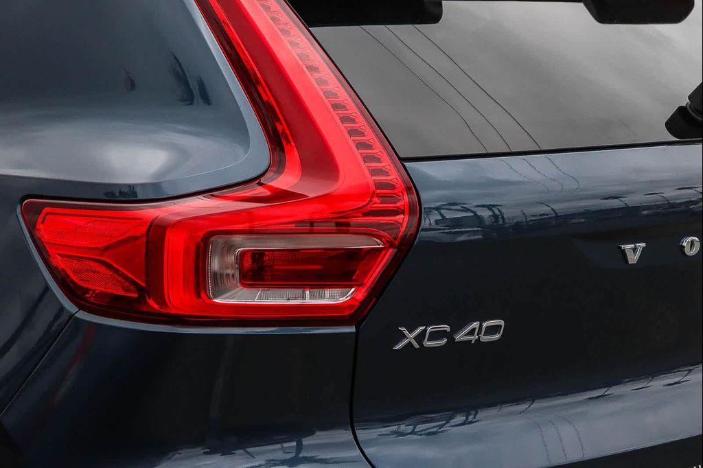 used 2019 Volvo XC40 car, priced at $19,677