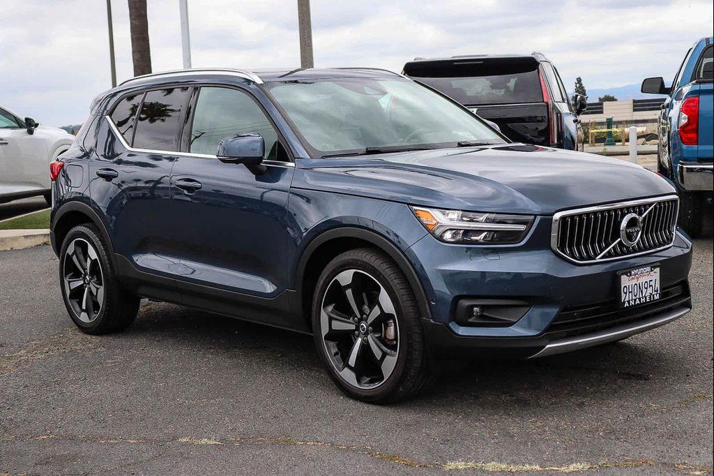 used 2019 Volvo XC40 car, priced at $19,677