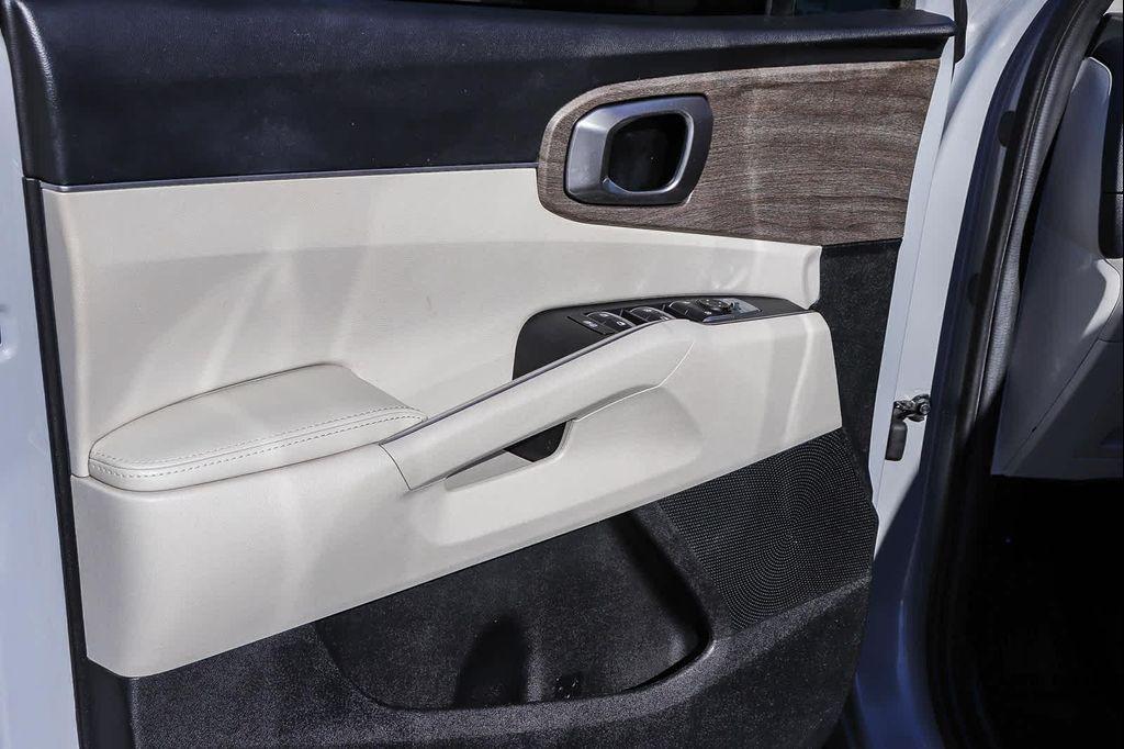 used 2022 Kia Sorento car, priced at $24,995