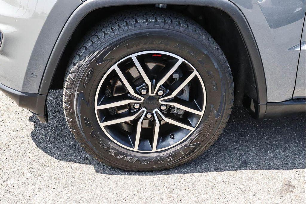 used 2019 Jeep Grand Cherokee car, priced at $15,679