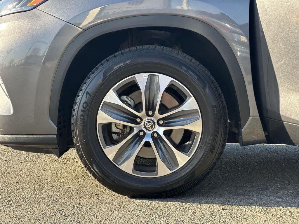 used 2024 Toyota Highlander car, priced at $31,848