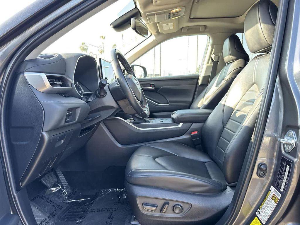 used 2024 Toyota Highlander car, priced at $31,848