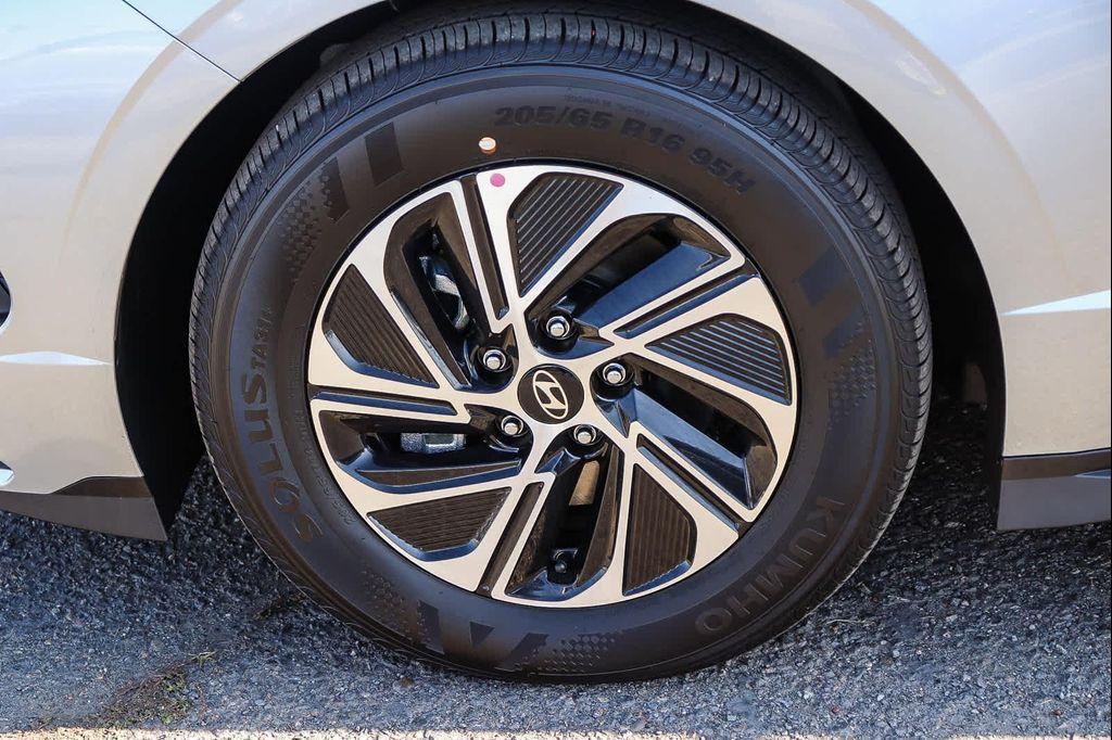 new 2026 Hyundai Sonata Hybrid car, priced at $27,663