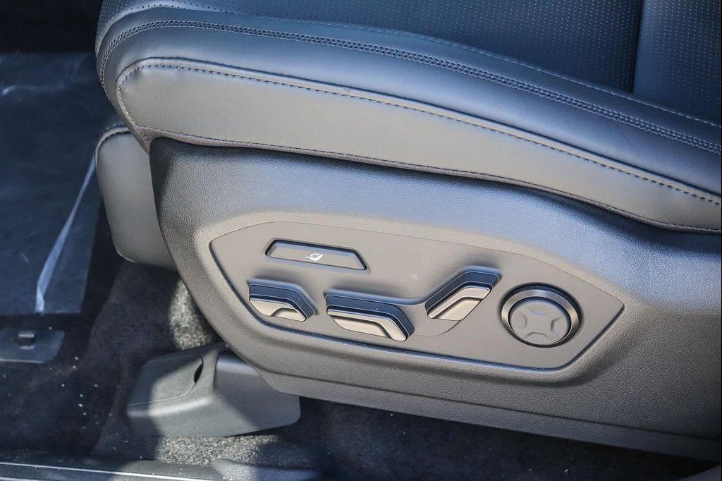 new 2026 Hyundai SANTA FE HEV car, priced at $47,689