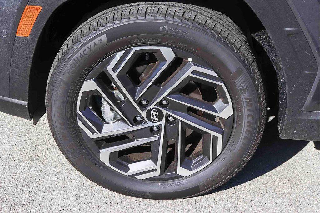 new 2025 Hyundai TUCSON Hybrid car, priced at $37,552