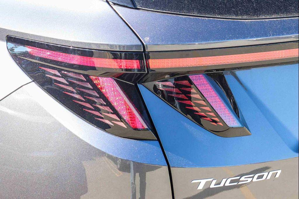 new 2025 Hyundai TUCSON Hybrid car, priced at $37,552