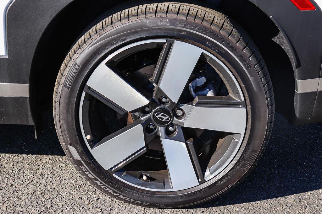 new 2025 Hyundai Santa Fe car, priced at $38,507