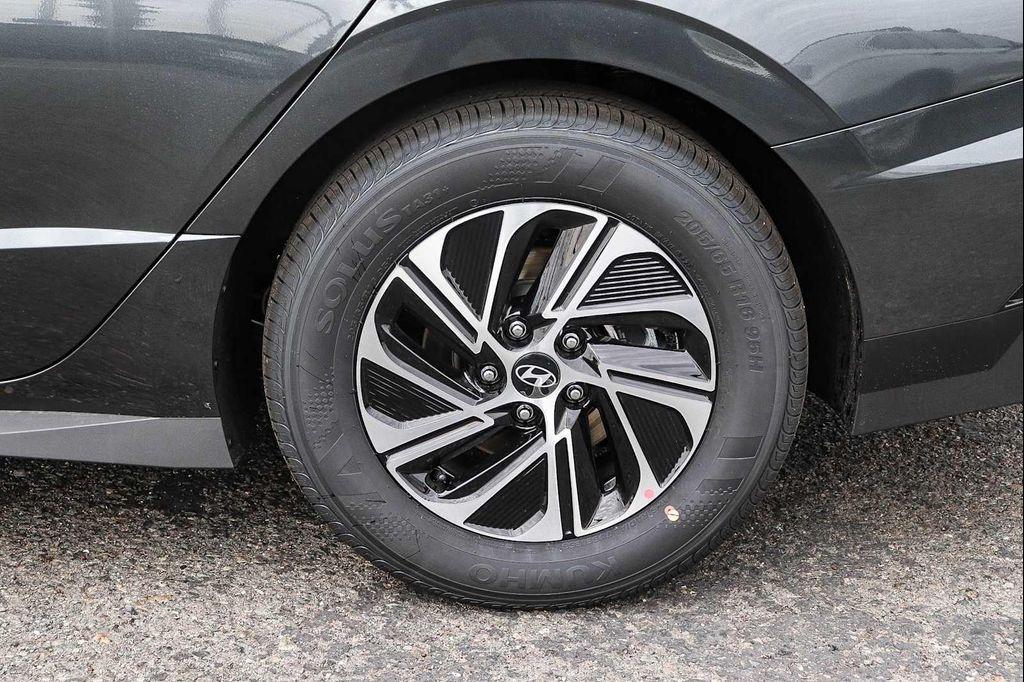 new 2026 Hyundai Sonata Hybrid car, priced at $28,498