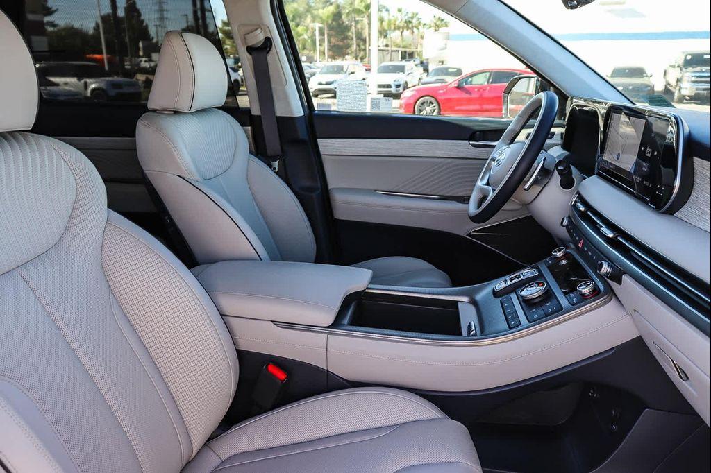 used 2025 Hyundai Palisade car, priced at $42,990