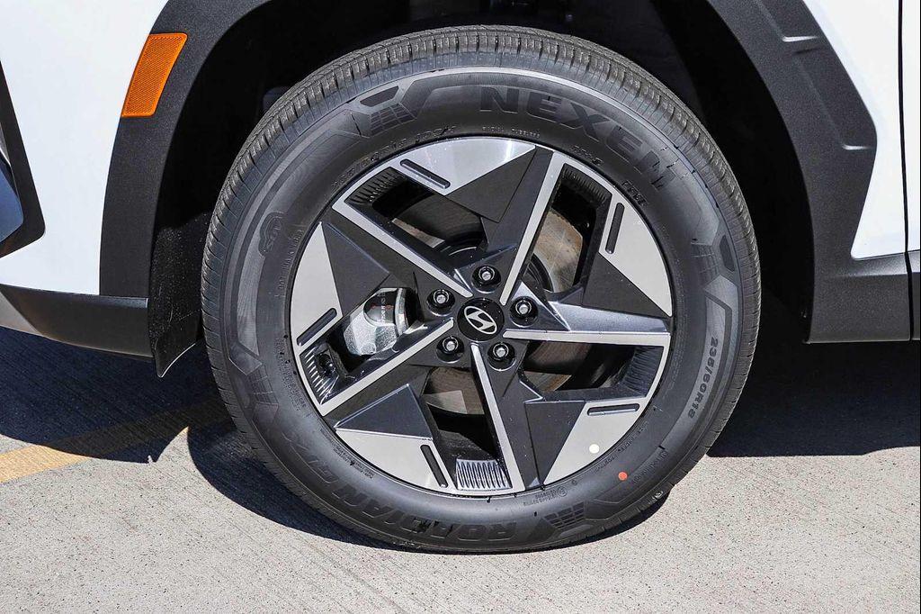 new 2026 Hyundai TUCSON Hybrid car, priced at $33,478